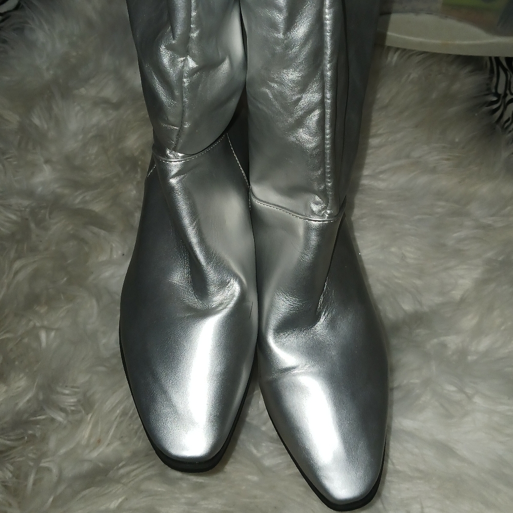 Women Silver metallic slouchy flat knee boots - Picture 7 of 15